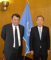 Hon. Mahinda Samarasinghe with UN SG Mr. Ban Ki-moon-3sep2009