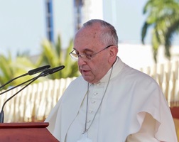 pope blessing atarrival 10jan2015